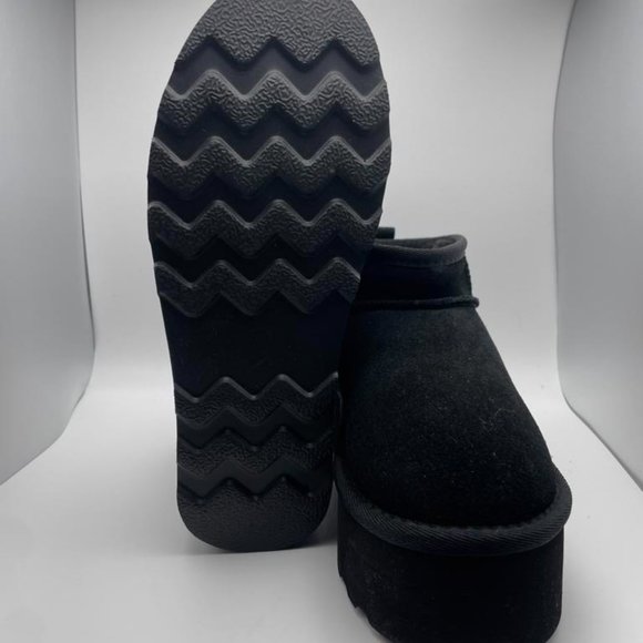 CUSHIONAIRE Women's COZY Genuine Suede pull on platform boot BLACK 6 - Picture 6 of 6